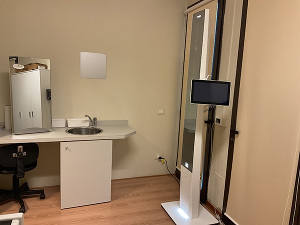 Centro-ottico-per-montaggio-occhiali-casalmaggiore